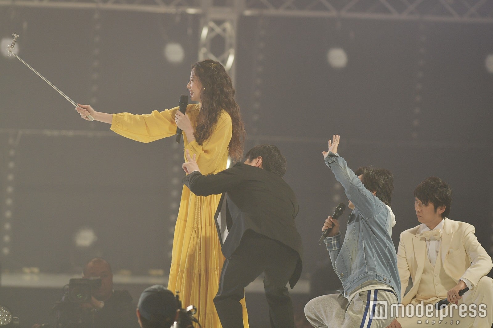 水野良樹＆河北麻友子＆NON STYLE（C）モデルプレス