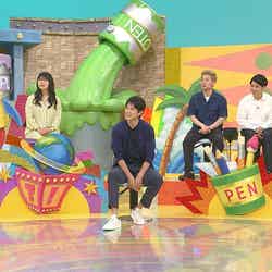 （左から）橋本環奈、山崎ケイ、内田篤人、嶋佐和也、屋敷裕政、加藤諒 （C）日本テレビ