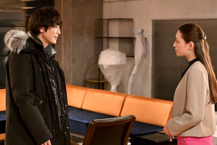 間宮祥太朗、栗山千明/「ファイトソング」第6話より(C)TBS