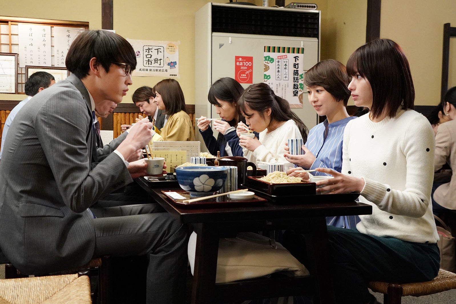 杉野遥亮、吉谷彩子、山本舞香／「ハケンの品格」第2話より（C）日本テレビ