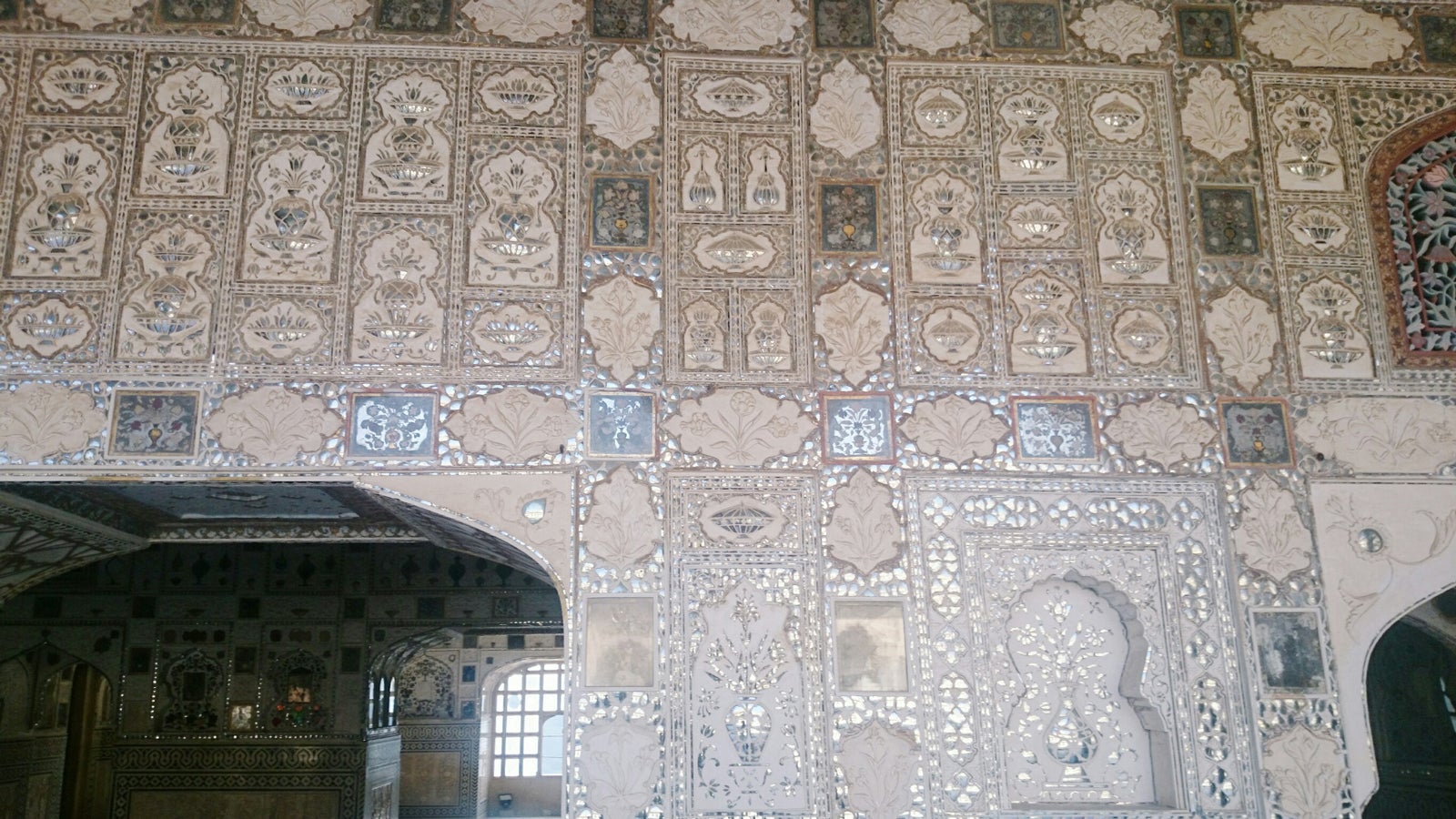 アンベール城 鏡の間／画像提供：所属事務所