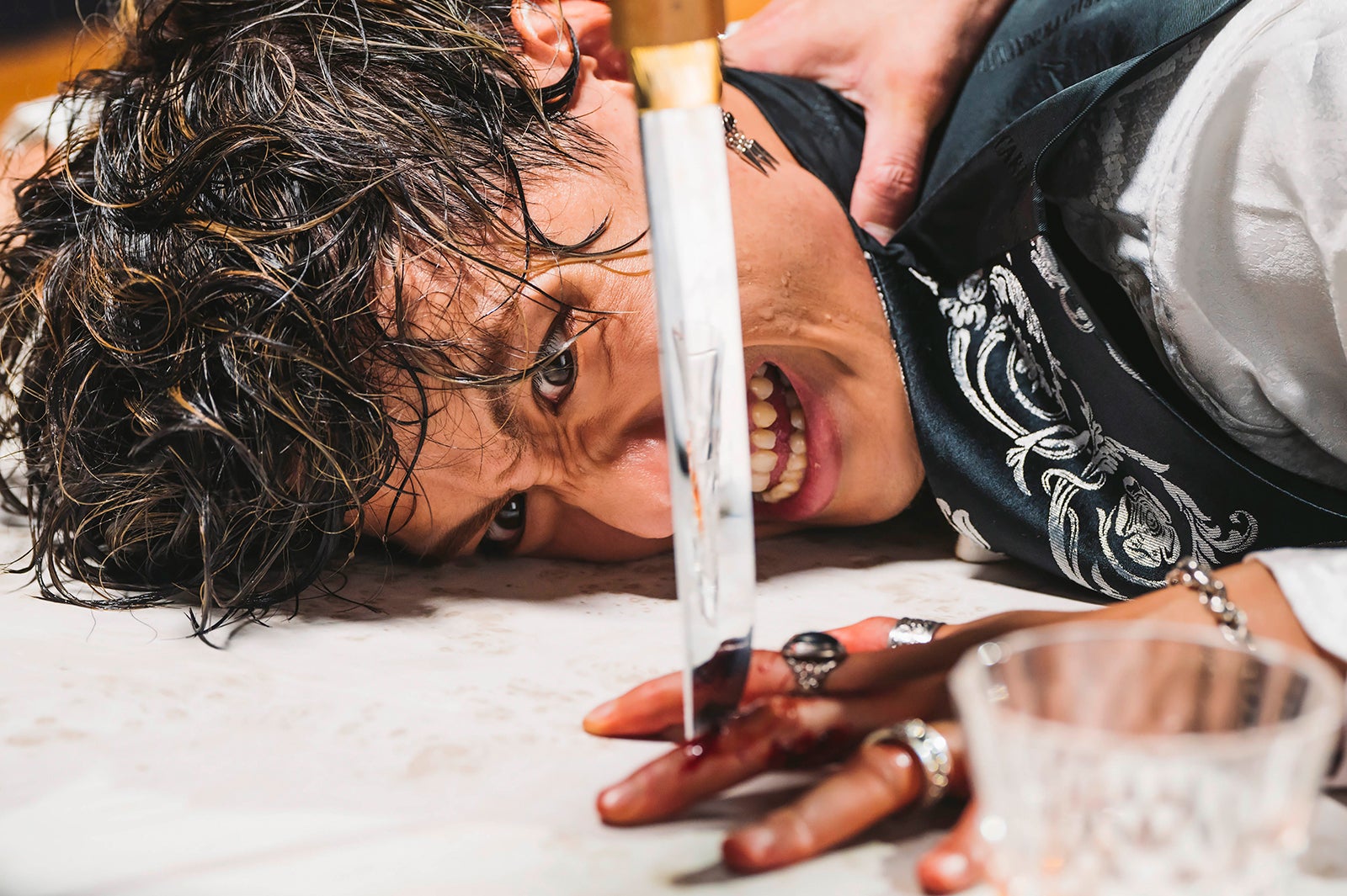 黒羽麻璃央「恋と弾丸」最終話より（C）箕野希望・小学館／「恋と弾丸」製作委員会・MBS