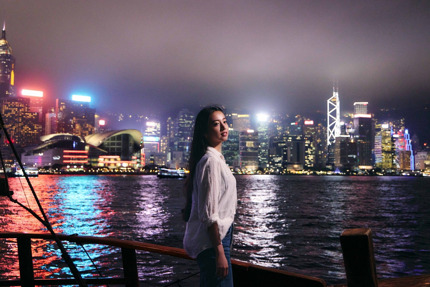 Koki,「映画のワンシーンのよう」香港で新旧交わる街並み巡る 歴史ある建築や夜景を堪能