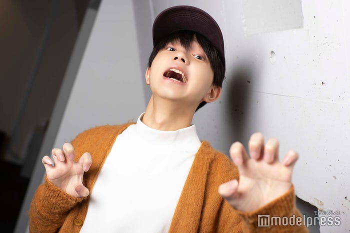 “オオカミポーズ”/SASUKE(C)モデルプレス