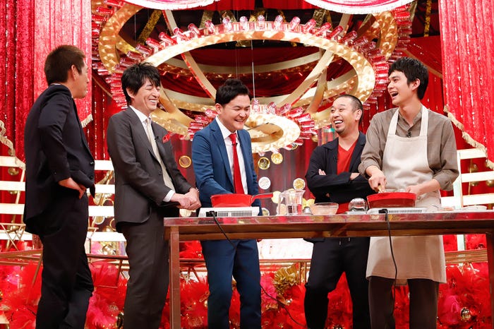 (左から)博多華丸・大吉、千鳥、北村匠海(C)カンテレ