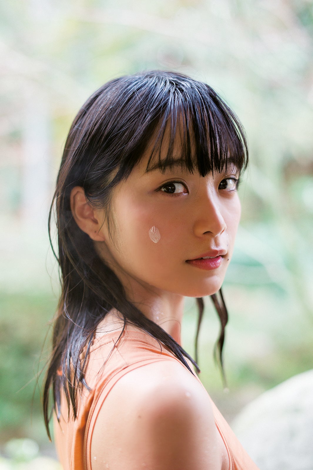 深川麻衣ファースト写真集『ずっと、そばにいたい』／画像提供：幻冬舎