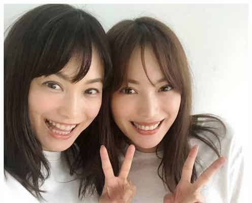 蛯原友里、双子の妹・英里との2ショットに「どっちがどっち?」「なんて美しい姉妹」と反響