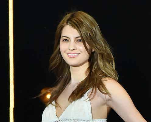 マギー、色気溢れるランウェイで美バストアピール<TGC2016 S/S>