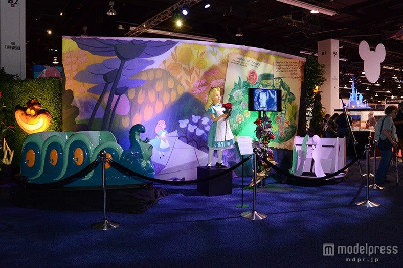 「不思議の国のアリス」のアトラクション用プロトタイプ車両