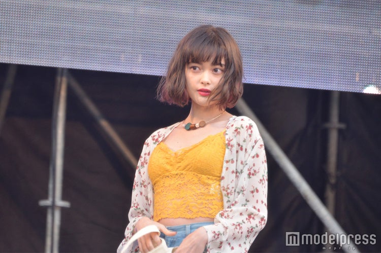 画像3 3 玉城ティナ 沖縄で凱旋ランウェイ インナーカラー がかわいい モデルプレス