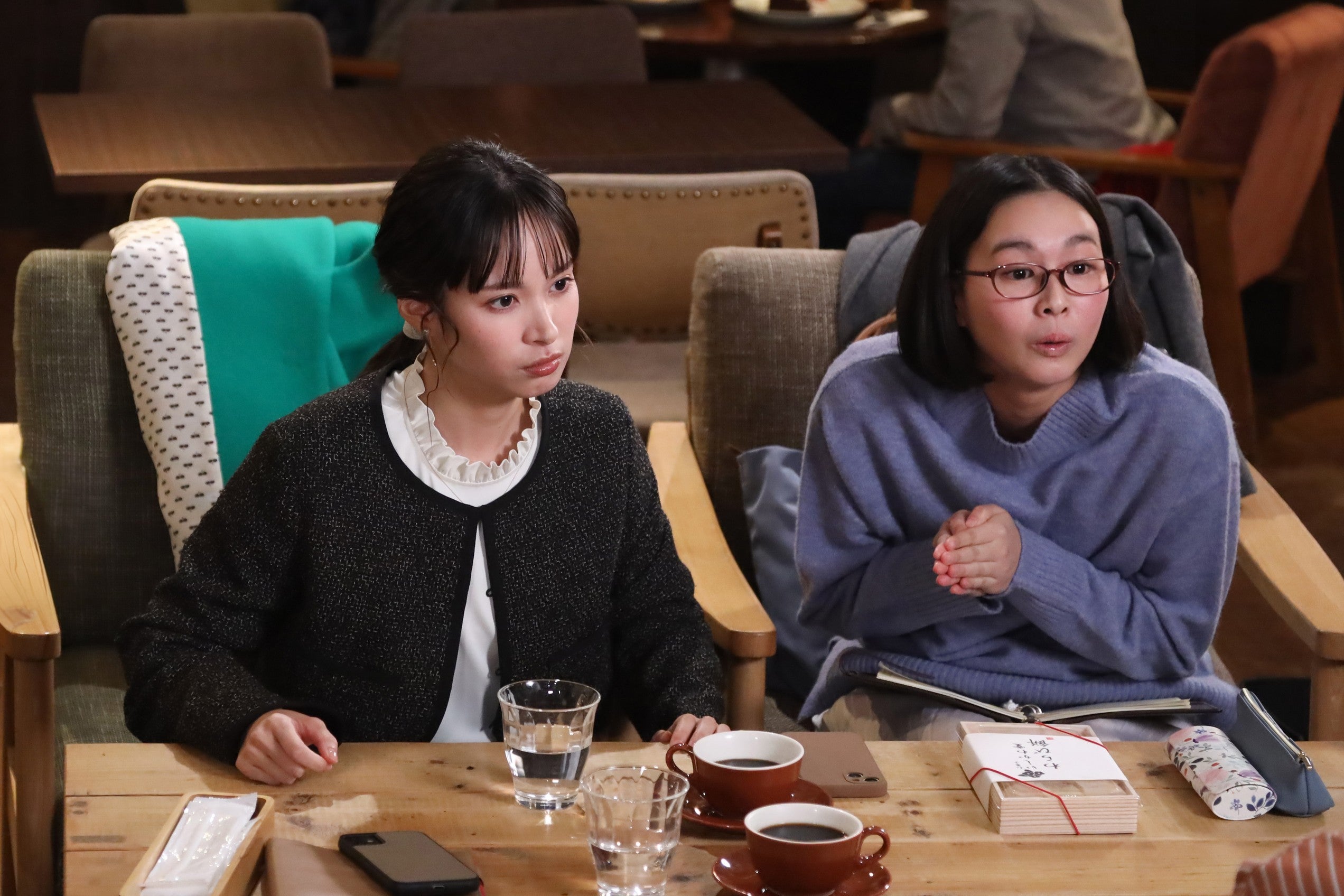 関水渚、白河れい「婚活1000本ノック」第6話より（C）フジテレビ