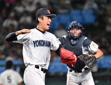 横浜 織田翔希「1球で球場の雰囲気を変えようと思った」 甲子園最速156キロ計測で無死満塁脱出 村田監督「お客さんを変えるピッチャーに育った」