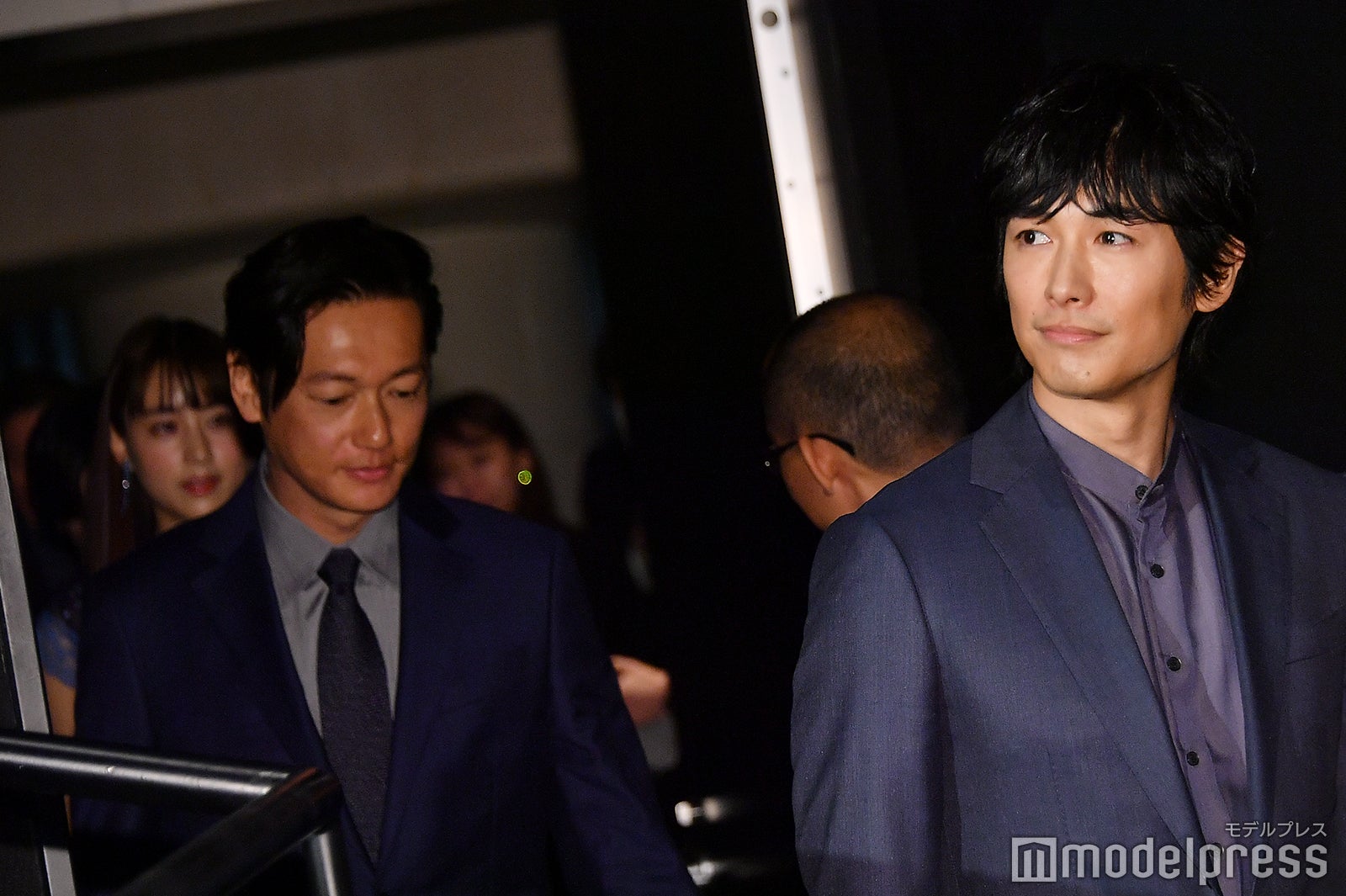 会場を見回しながら登場するディーン・フジオカ （C）モデルプレス