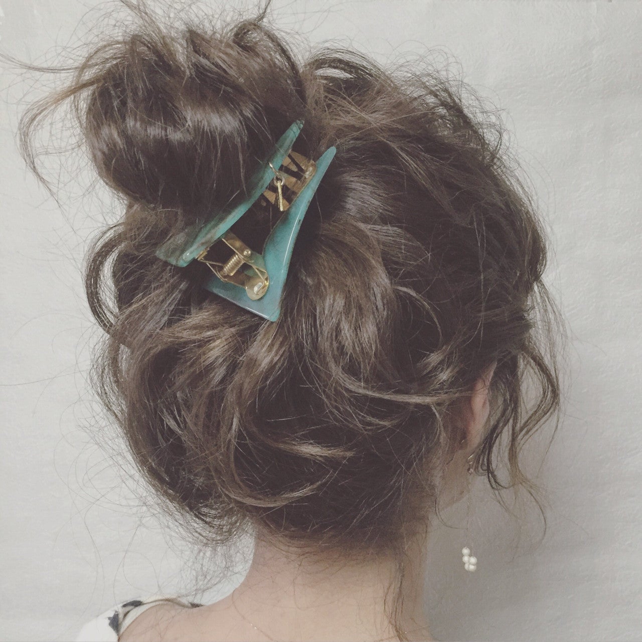 ゴムだけで簡単！お団子ヘアの作り方と低め＆高め別スタイル集 モデルプレス