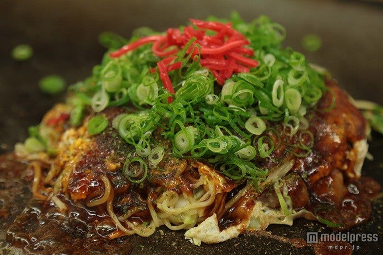 「いわべえ」／ソースの風味が食欲をそそるネギたっぷりの尾道焼