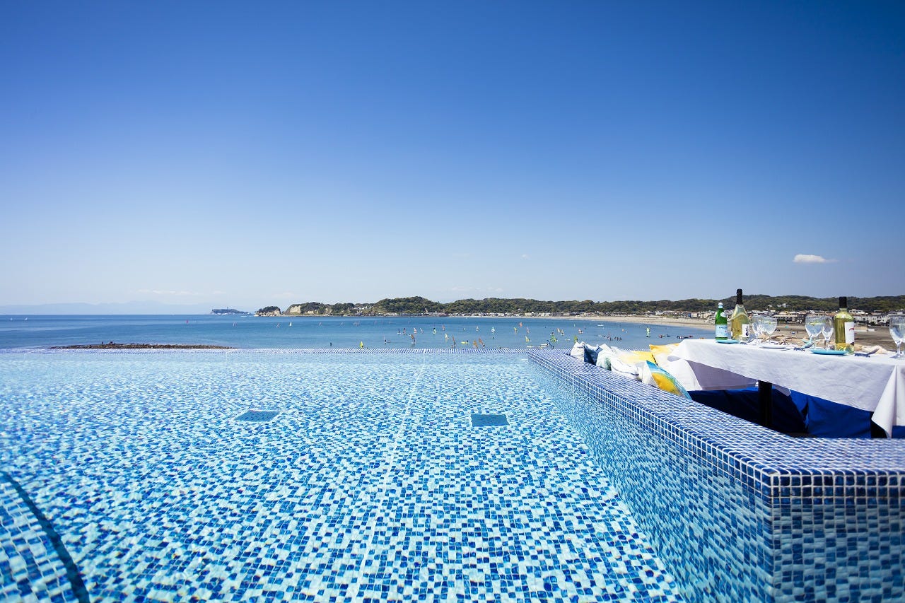 鎌倉「THE HARBOR TERRACE」ルーフトッププールで海を独占するバケーションレンタル施設