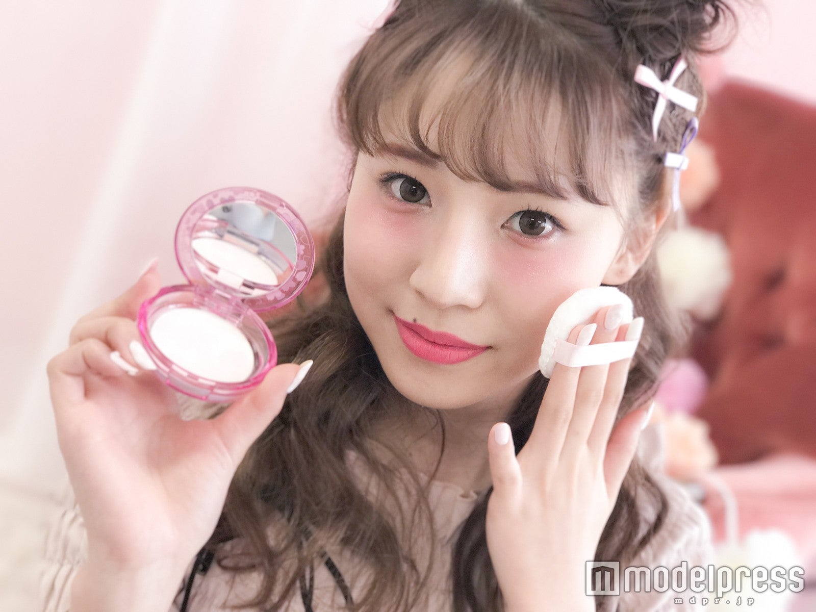 ポーチの中にも“桜”をイン！【エテュセ】の「さくらフェースカラー」でキュン攻め肌に