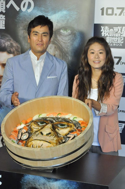 (左から)石原良純、澤穂希© 2011 Twentieth Century Fox Film Corporation