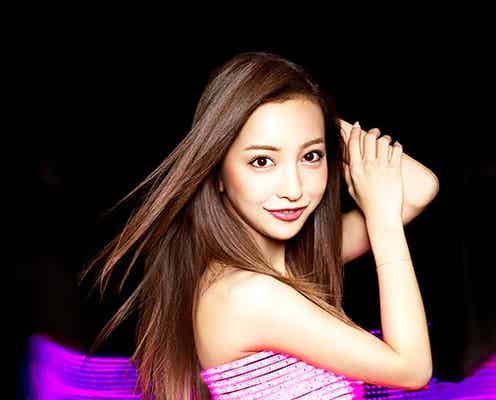 板野友美、3万人動員イベントでパフォーマンス<GirlsAward 2015 S/S>