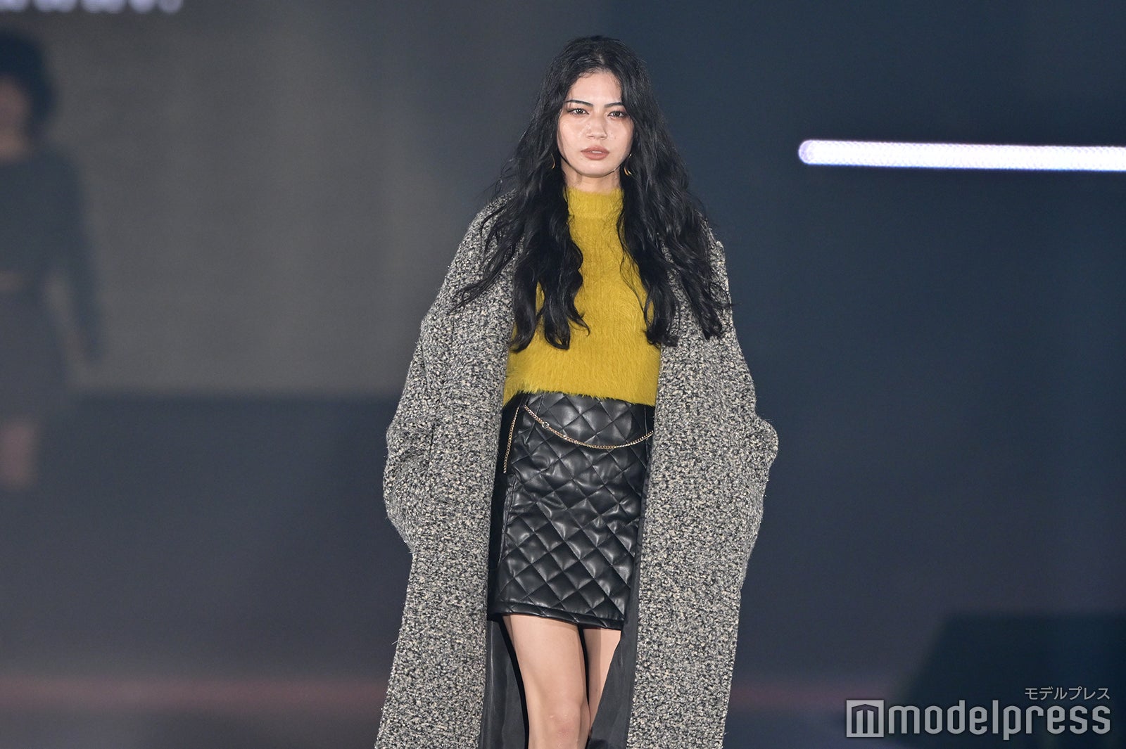 「オオカミちゃん」出演話題・ギャビー、モデルとしての貫禄放つ ニット×キルティングで冬らしく＜GirlsAward 2023 A／W＞