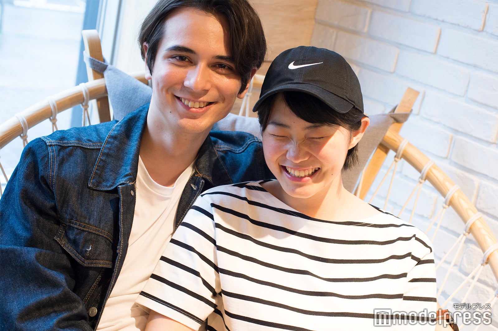 岡本至恩、佐藤つば冴（C）モデルプレス