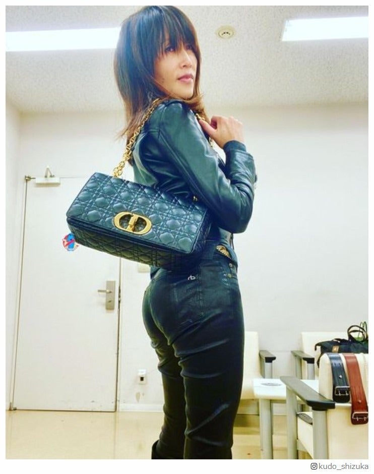 工藤静香、タイトコーデで美スタイル披露「お尻上がってて憧れる」と羨望の声