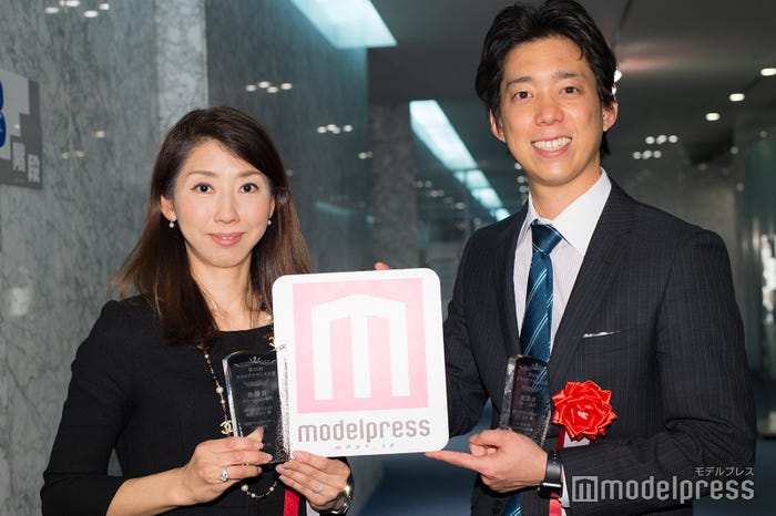 モデルプレスのインタビューに応じた藤村さおりアナ、立本信吾アナ(C)モデルプレス