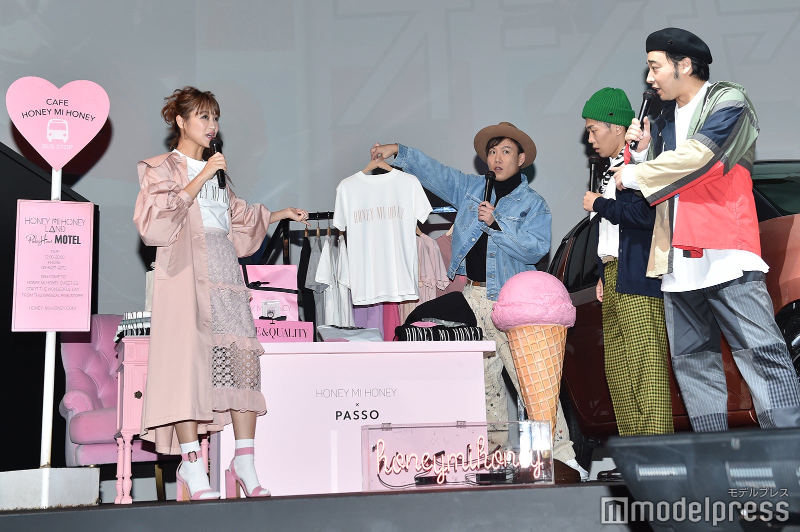 鈴木奈々、おたけ、太田博久、斉藤慎二（C）モデルプレス