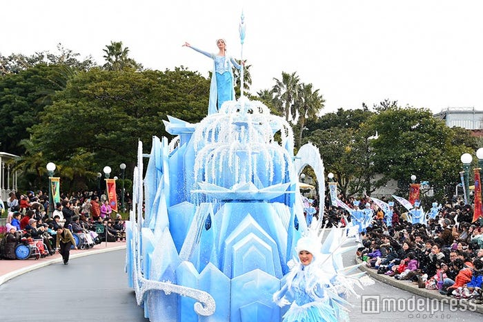 エルサのフロート/「フローズンファンタジーパレード」(C)モデルプレス
