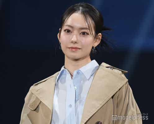 なこなこカップル・なごみ、美ウエスト&美脚際立つコーデ 振り向き笑顔にキュン【札幌コレクション2024SS】