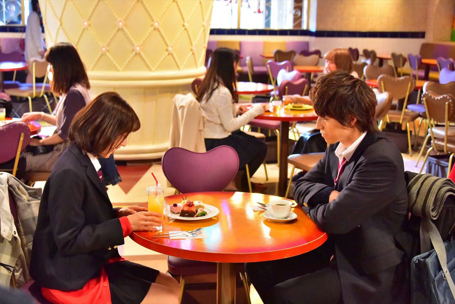 中村ゆりか、松尾太陽（C）エイベックス通信放送／フジテレビジョン