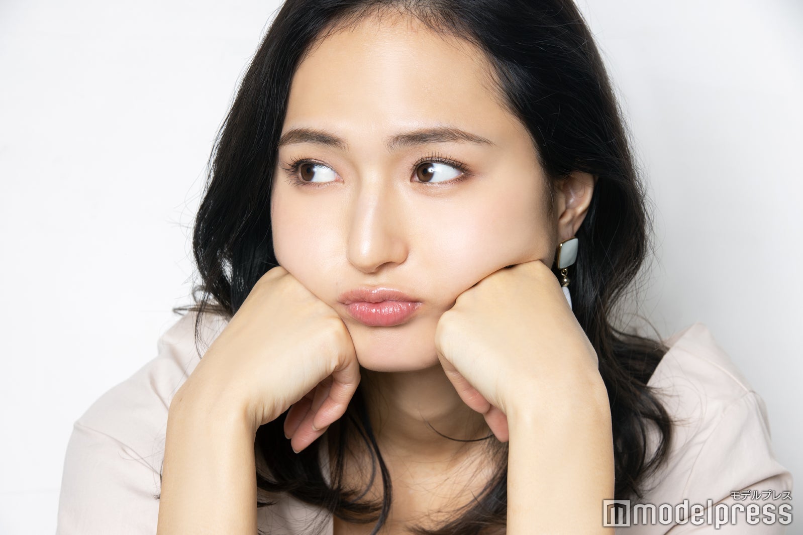 山賀琴子（C）モデルプレス