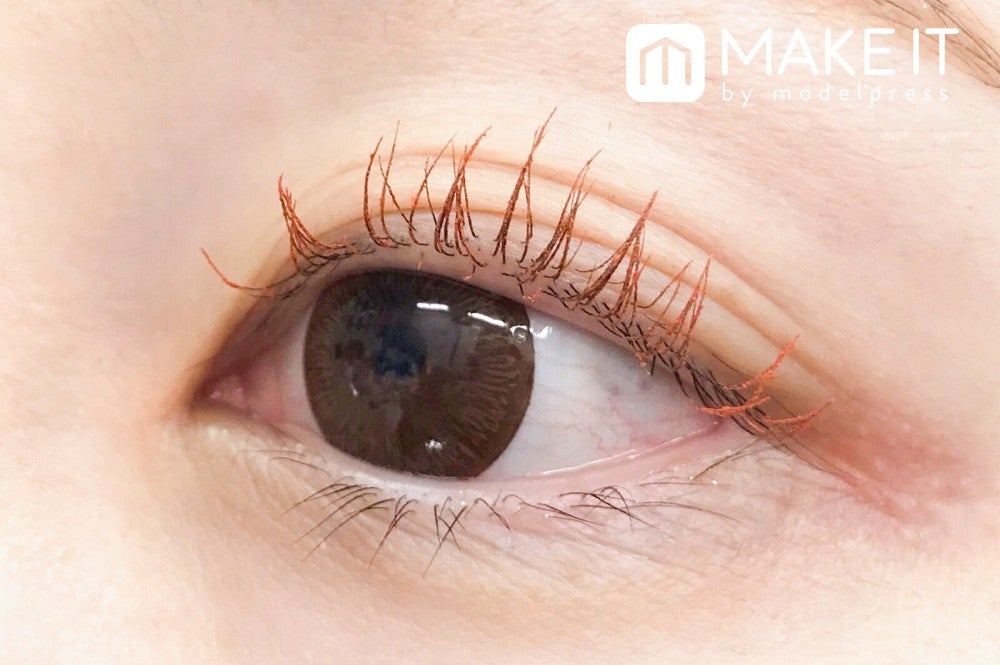 Amplitude／エクストラボリューム カラーマスカラ／05 クロームオレンジ 使用 (C)メイクイット