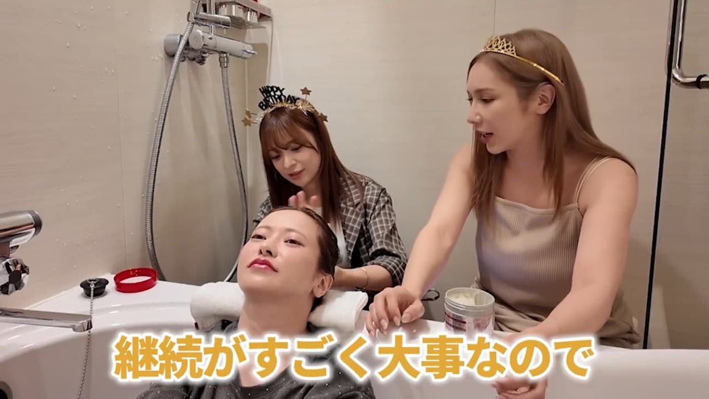 適正量で“とぅる髪”へ(ヘラヘラ三銃士YouTube動画より)