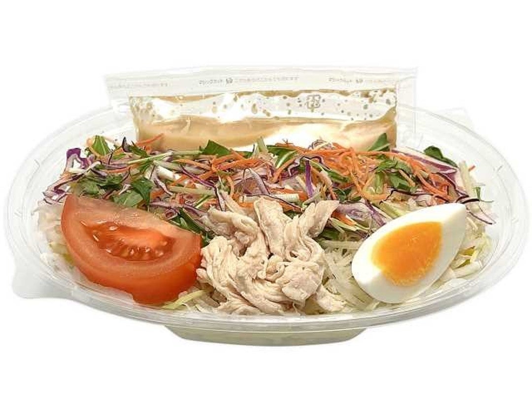 セブン、北海道限定「ラーメンサラダ」が2年ぶり刷新！麺・具材・ラベルにまで工夫をプラス