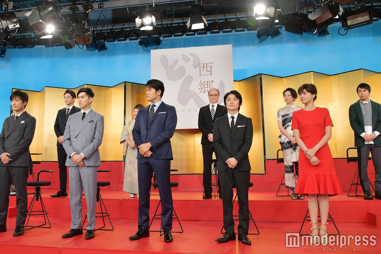 （後列左から）里アンナ、町田啓太、泉ピン子、石橋蓮司、秋山菜津子、斎藤嘉樹（前列左から）玉山鉄二、松田翔太、鈴木亮平、風間俊介、内田有紀（C）モデルプレス