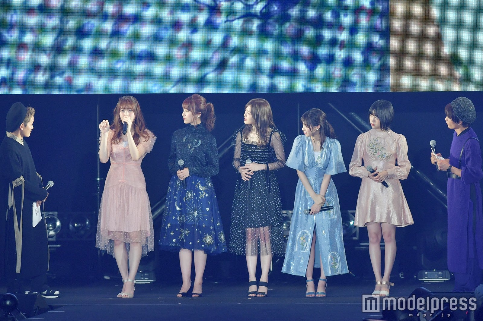 松村沙友理、衛藤美彩、白石麻衣、西野七瀬、堀未央奈（C）モデルプレス