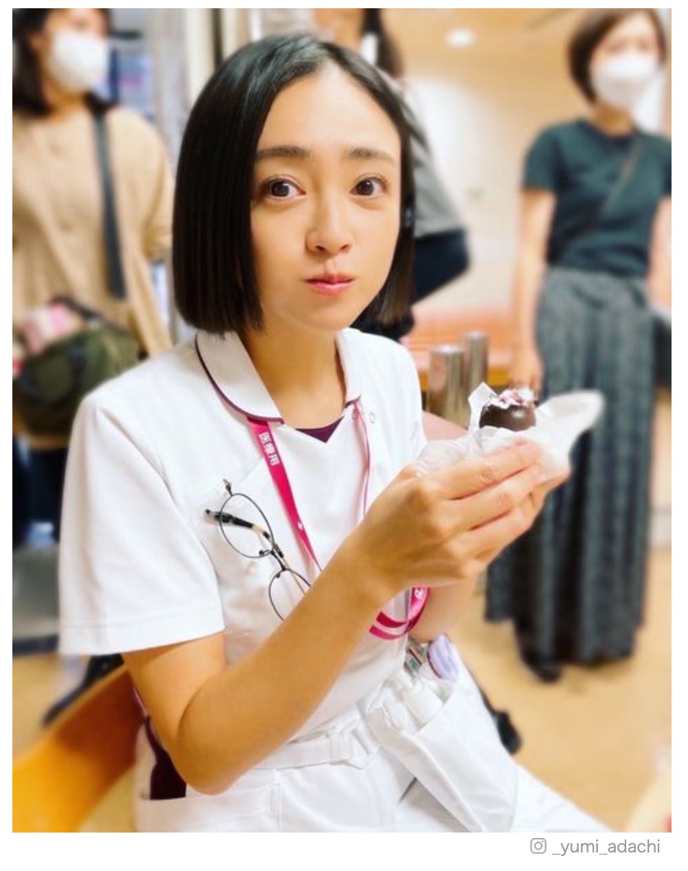 安達祐実「ナースのお仕事4」から20年“河合”彷彿 白衣ショットに反響