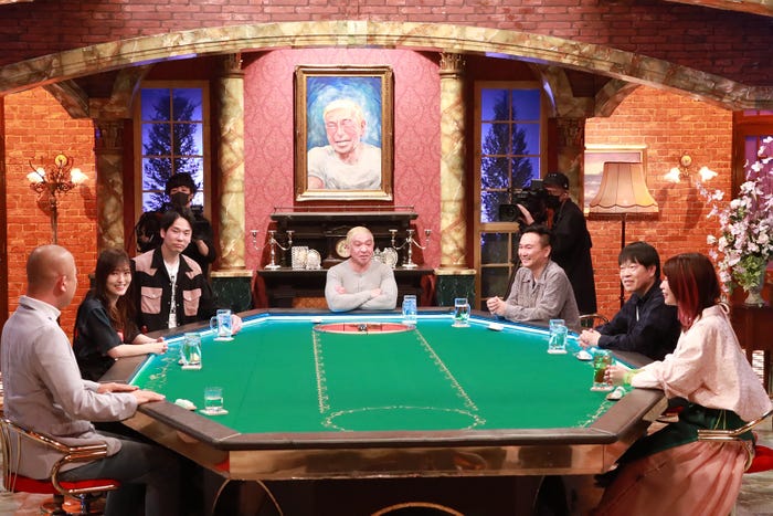 (左手前から時計回りに)ナダル、山本彩、濱家隆一、松本人志、山内健司、蛍原徹、でか美ちゃん(C)フジテレビ