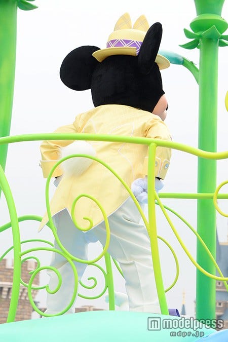 ミッキー、お尻ふりふり