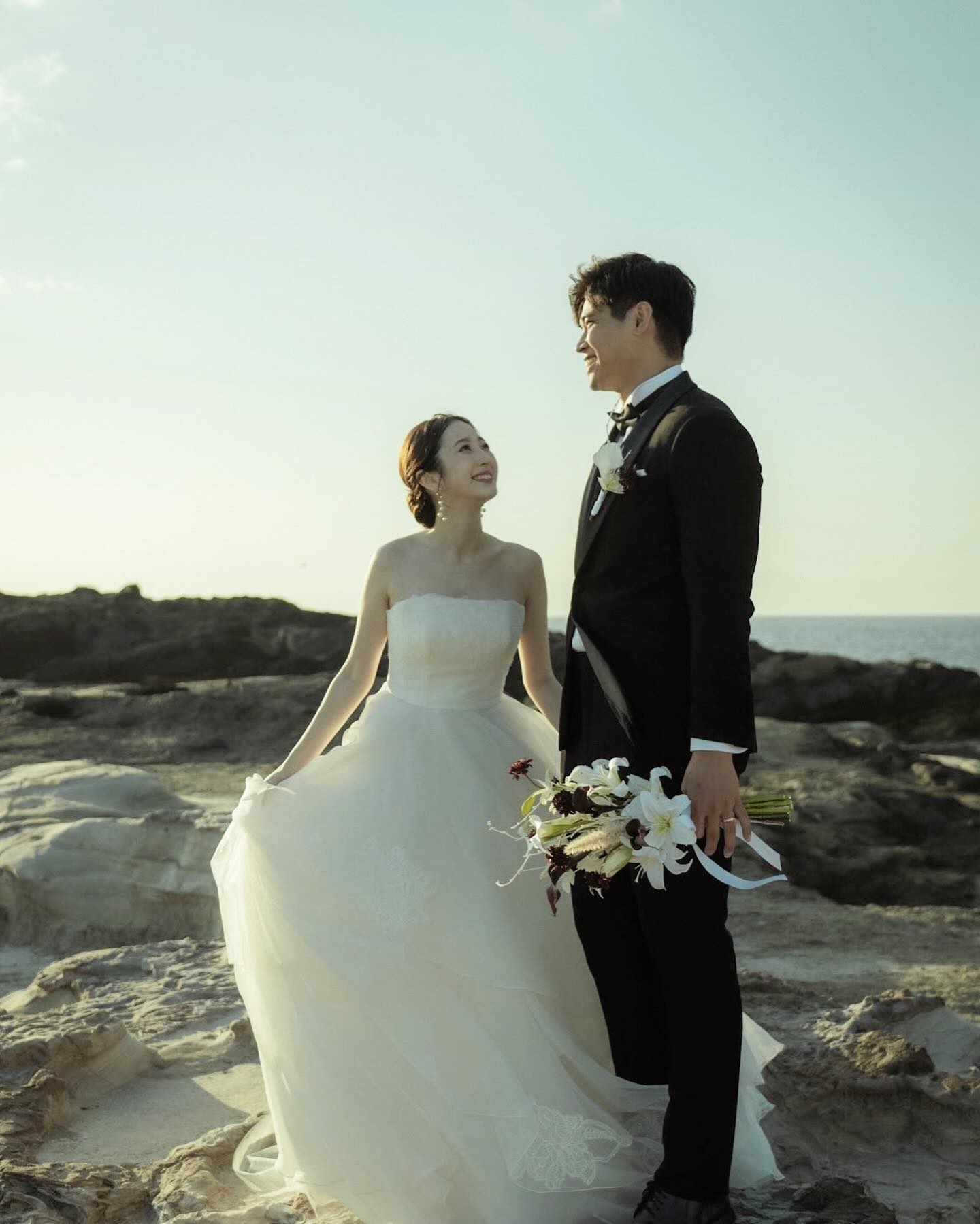 元「ZIP！」リポーター團遥香、プロバスケ原修太選手と結婚発表 美背中際立つウエディングドレス姿公開