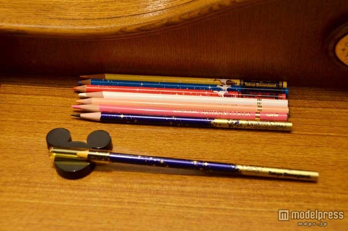 30周年記念で色鉛筆は6本に/「ディズニードローイングクラス」