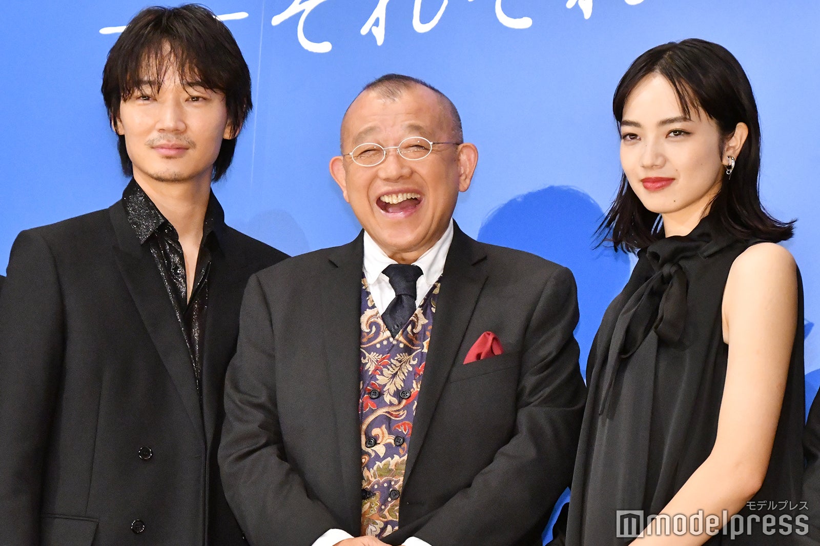 綾野剛、笑福亭鶴瓶、小松菜奈 （C）モデルプレス