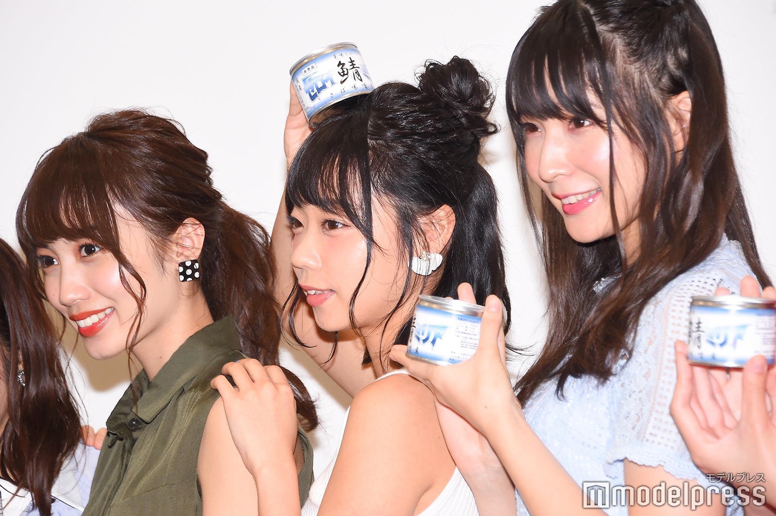 黒木ひかり、青山ひかる、川崎あや（C）モデルプレス