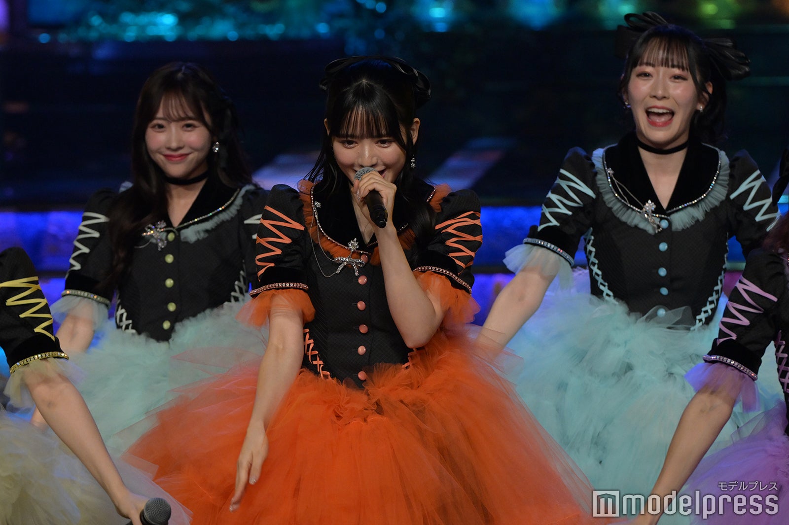 櫻井優衣、鎮西寿々歌、真中まな／FRUITS ZIPPER（C）モデルプレス