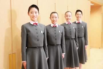 宝塚音楽学校で第114期生入学式 10.55倍の倍率突破した40人が夢へ第一歩