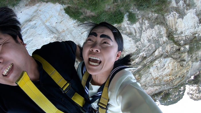 石崎ディレクターとイモトアヤコ(提供写真)