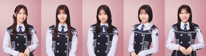 (左から)金村美玖・小坂菜緒・上村ひなの・高橋未来虹(※「高」は正式には「はしごだか」)・森本茉莉(提供写真)