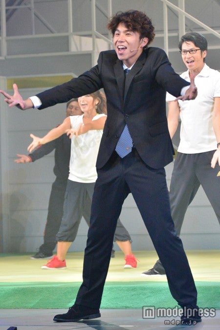 舞台「タンブリング vol.4」の公開稽古中の中尾明慶