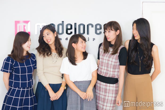 (左から)家令茉央、竹内かれん、渡辺瑠海、梨子本朱里、鈴木美緒(C)モデルプレス